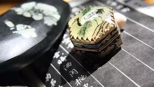 古人真的像电视剧里一样端庄吗,古代的化妆包