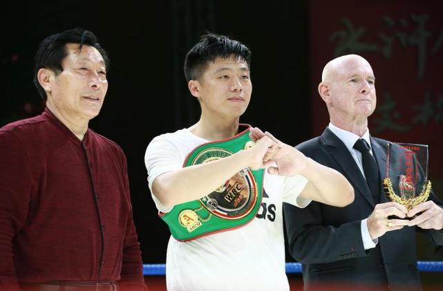 最新消息！陈师行和WBC拳王已完成切磋，方式有些特别，结局完美