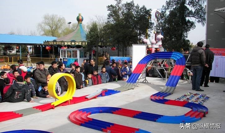 农村小伙自己制作一个小玩具,农村小伙做玩具