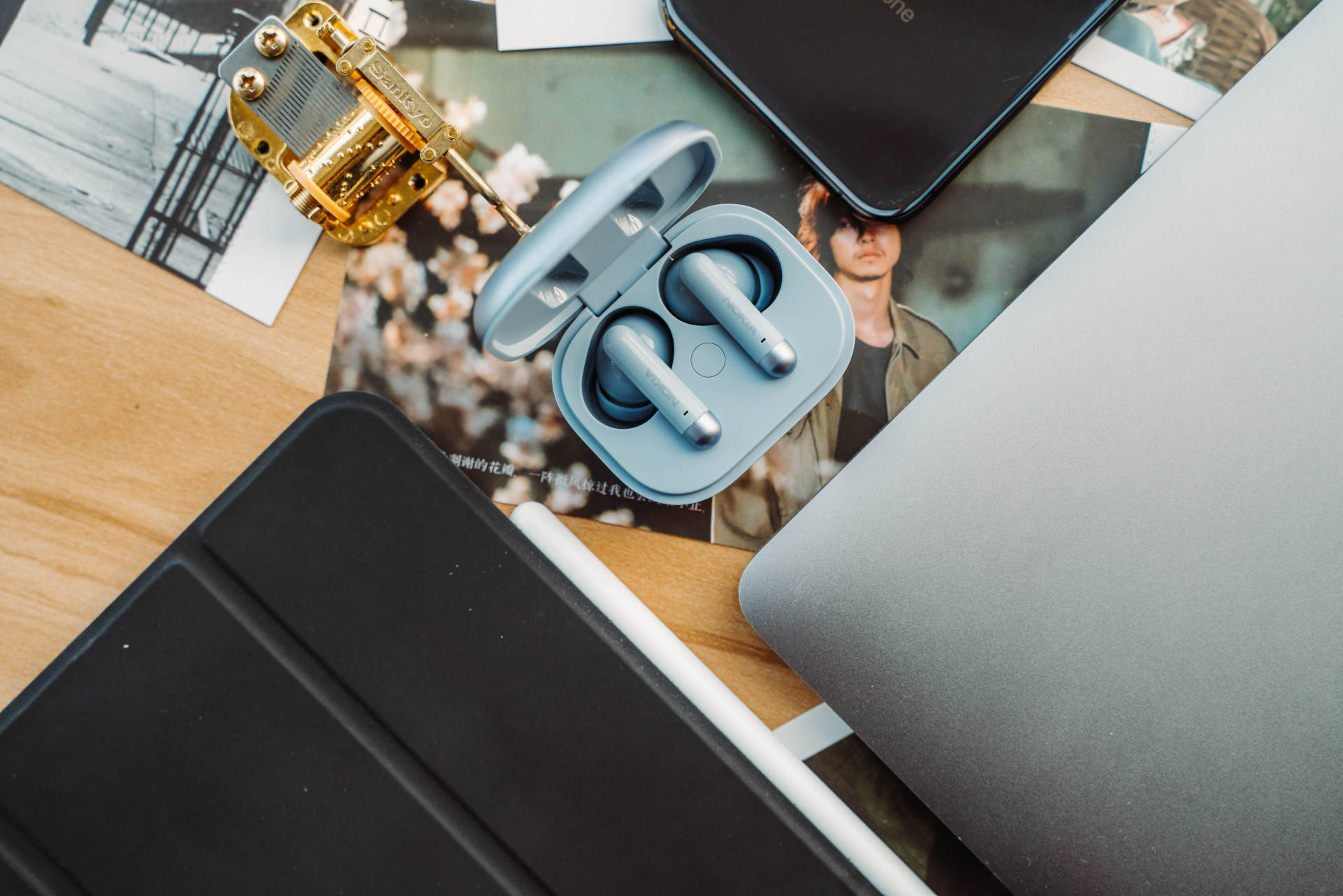 服！想不到诺基亚再现机皇品质的作品，出现在当前最热的耳机上