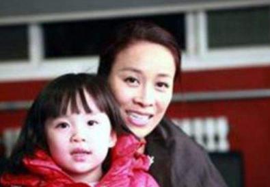 痴情那英：情断足球运动员，闪婚酒吧老板，这10年里教会了她自爱