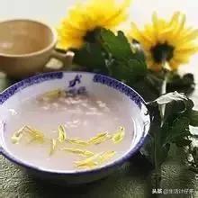 为什么每天油光满面,一到夏天就油光满面怎么回事