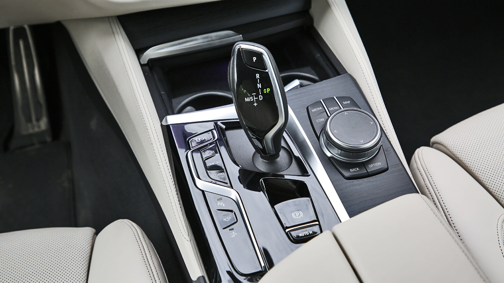 2024款国产宝马6系gt试驾视频,他强任他强清风拂山岗模板