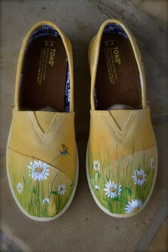 穿腻了小白鞋可以这样来改造,教你把小白鞋变潮流