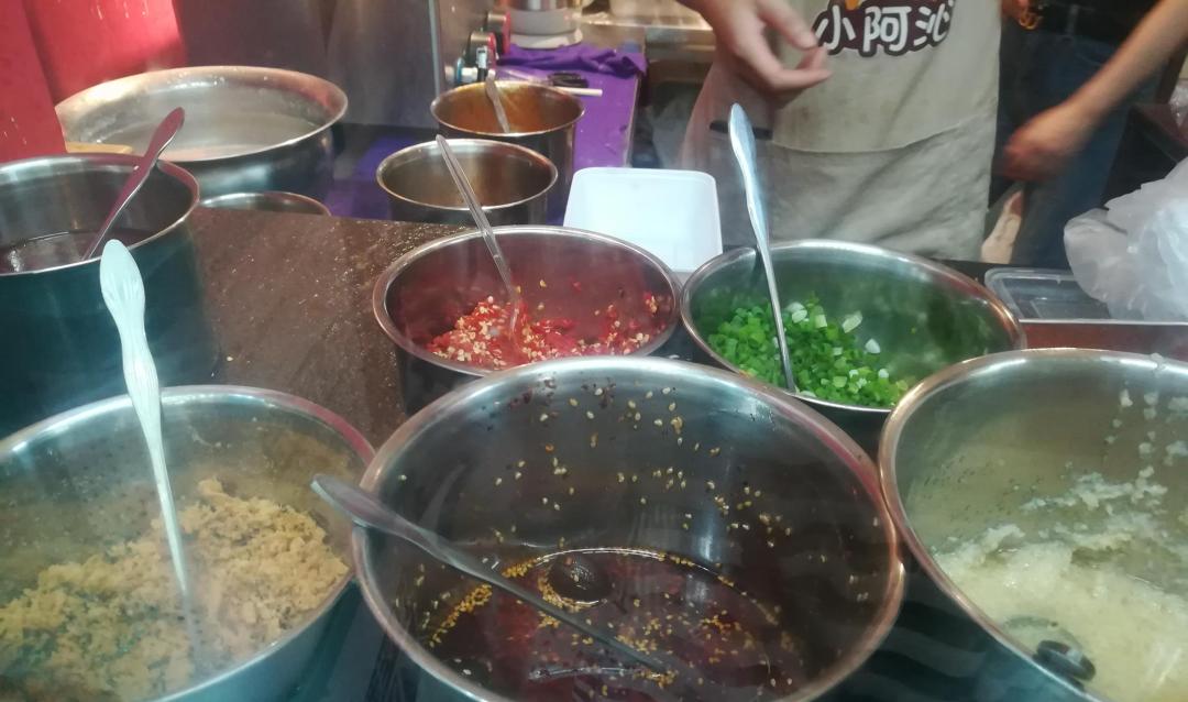 成都专门吃虾滑的店,成都小吃麻辣虾滑