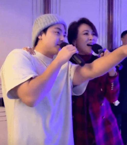 张艾嘉冯咏仪最近照,张艾嘉和儿子合影