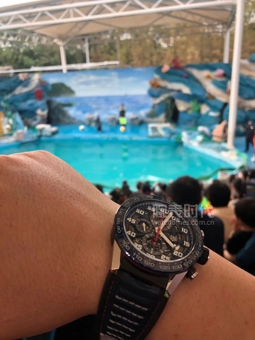 网友晒自己微信好友数量,网友晒1300手表