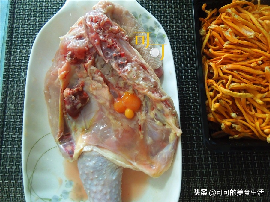 简单的炖鸡汤怎么炖才好喝,用什么炖鸡汤好吃又营养家庭版