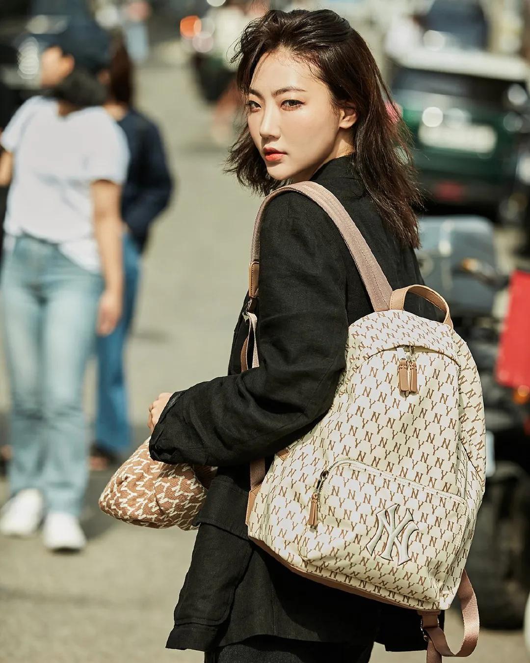 大幂幂穿搭春夏,杨幂同款gucci粉色小鹿斑比卫衣