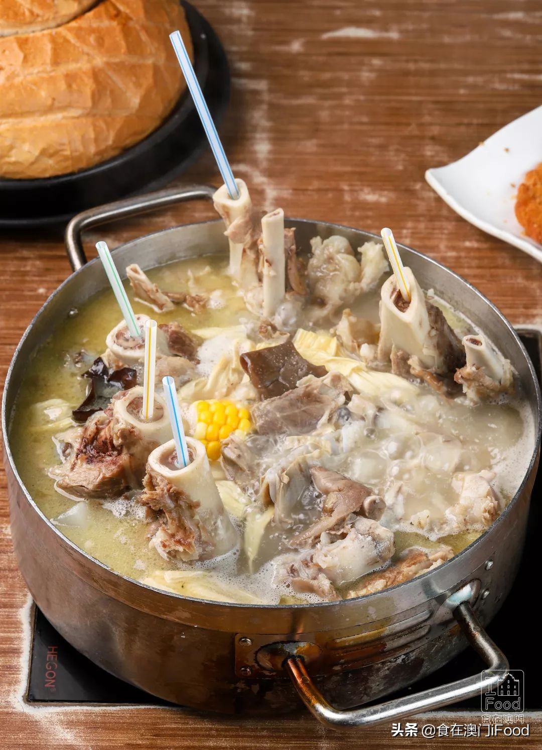 澳门探店|明星到澳门都要去“膜拜”的鬼马菜系，记得来打卡！