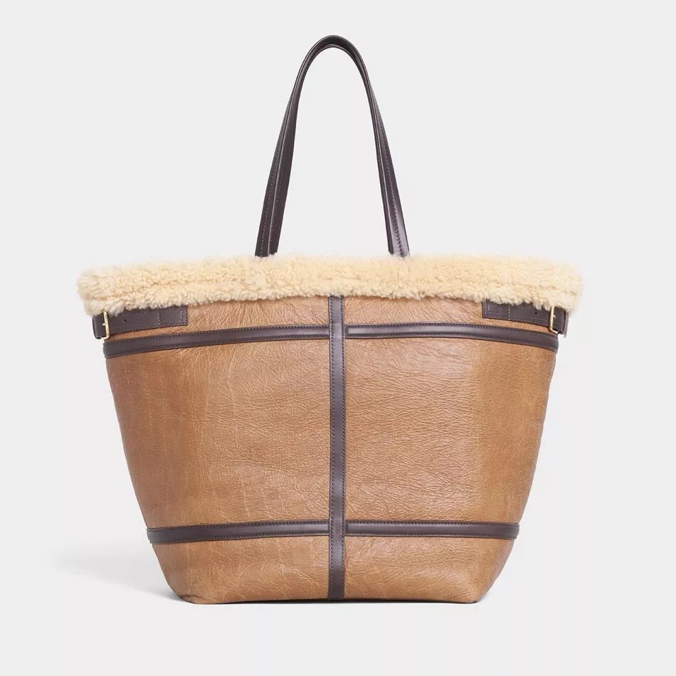 冬天必备款毛毛包 (毛毛包穿搭)