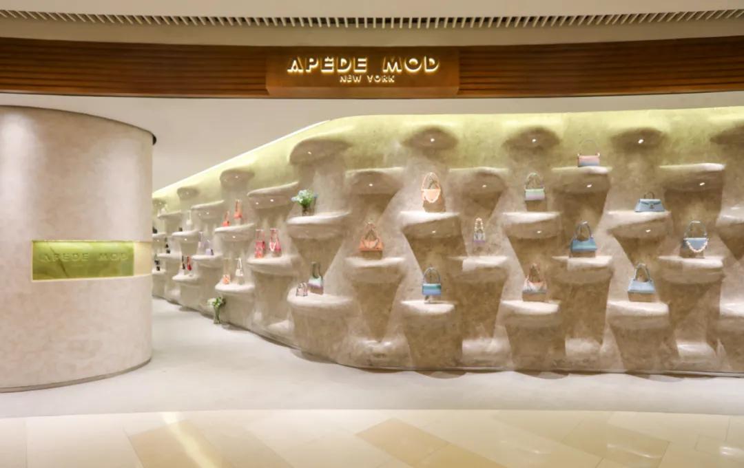 APEDEMOD首店落地iapm这个“一包难求”的品牌如何吸引全球时髦精