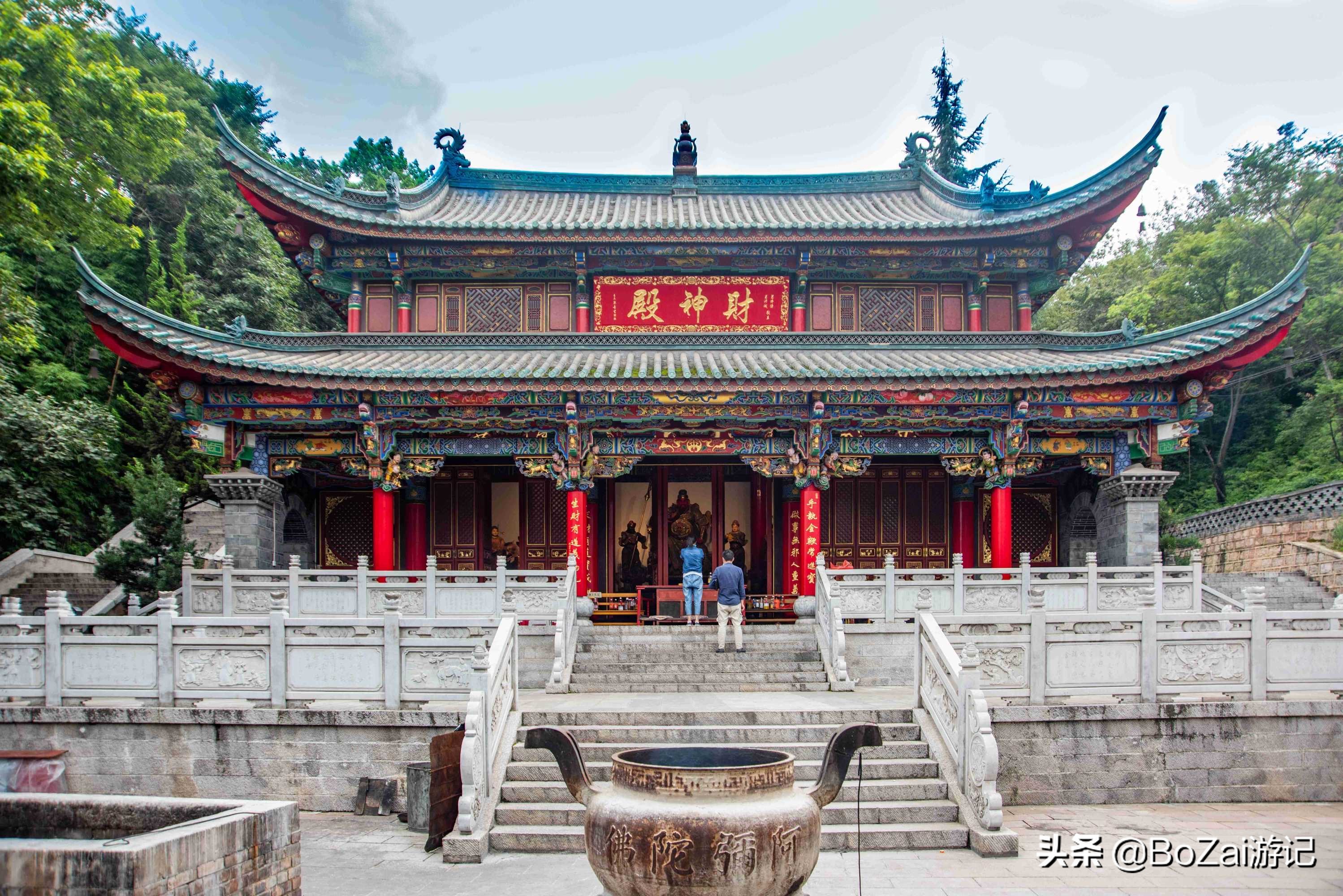 云南昆明周边旅游三天攻略,去云南昆明旅游景点推荐一下