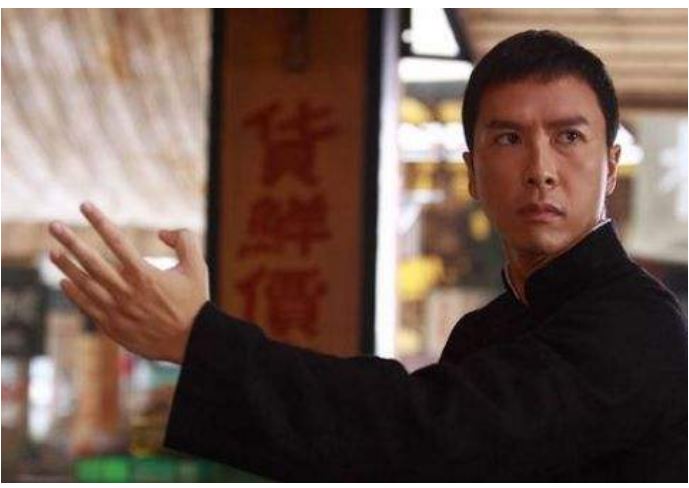 甄子丹：摸爬滚打37年，终凭《叶问》成为巨星，始终怀揣中国心