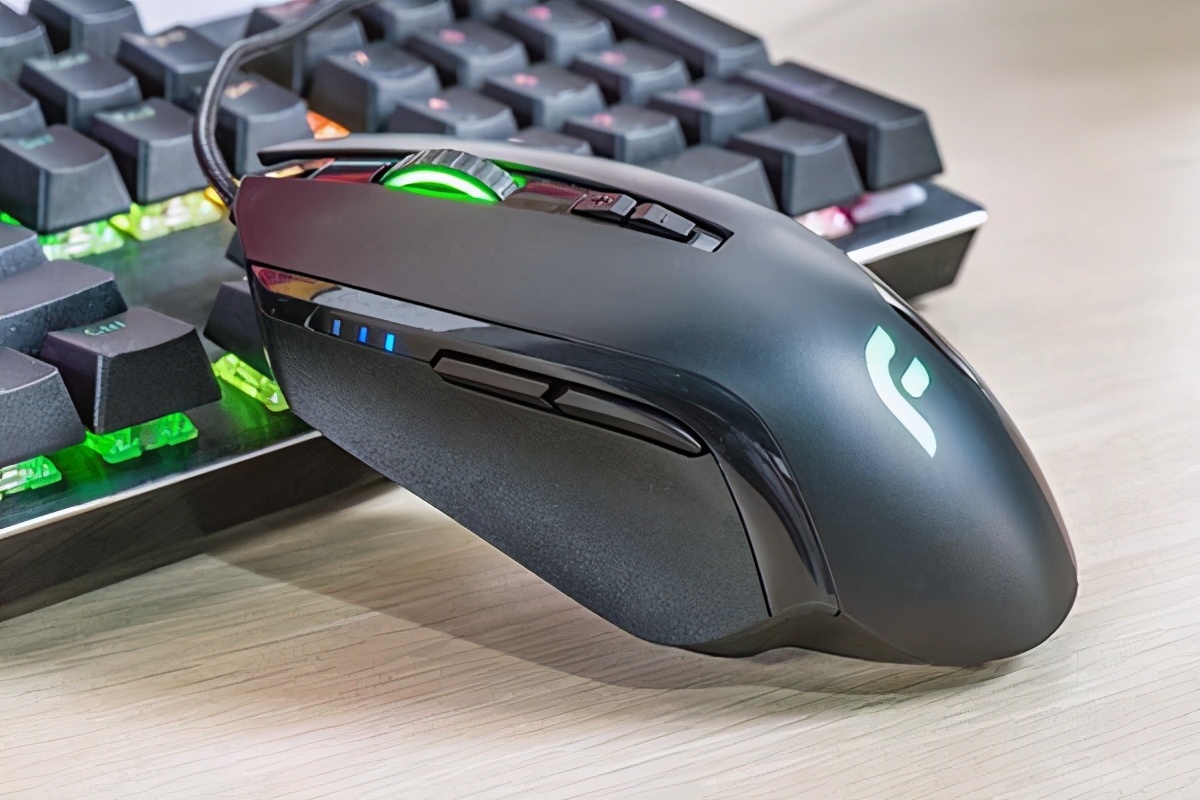 鼠标乱动是怎么回事,笔记本鼠标指针乱动怎么回事