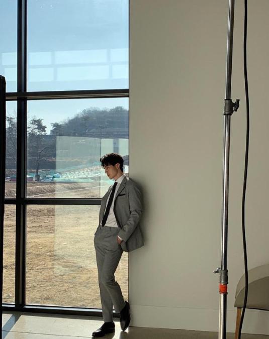 李栋旭新图,李栋旭最新造型