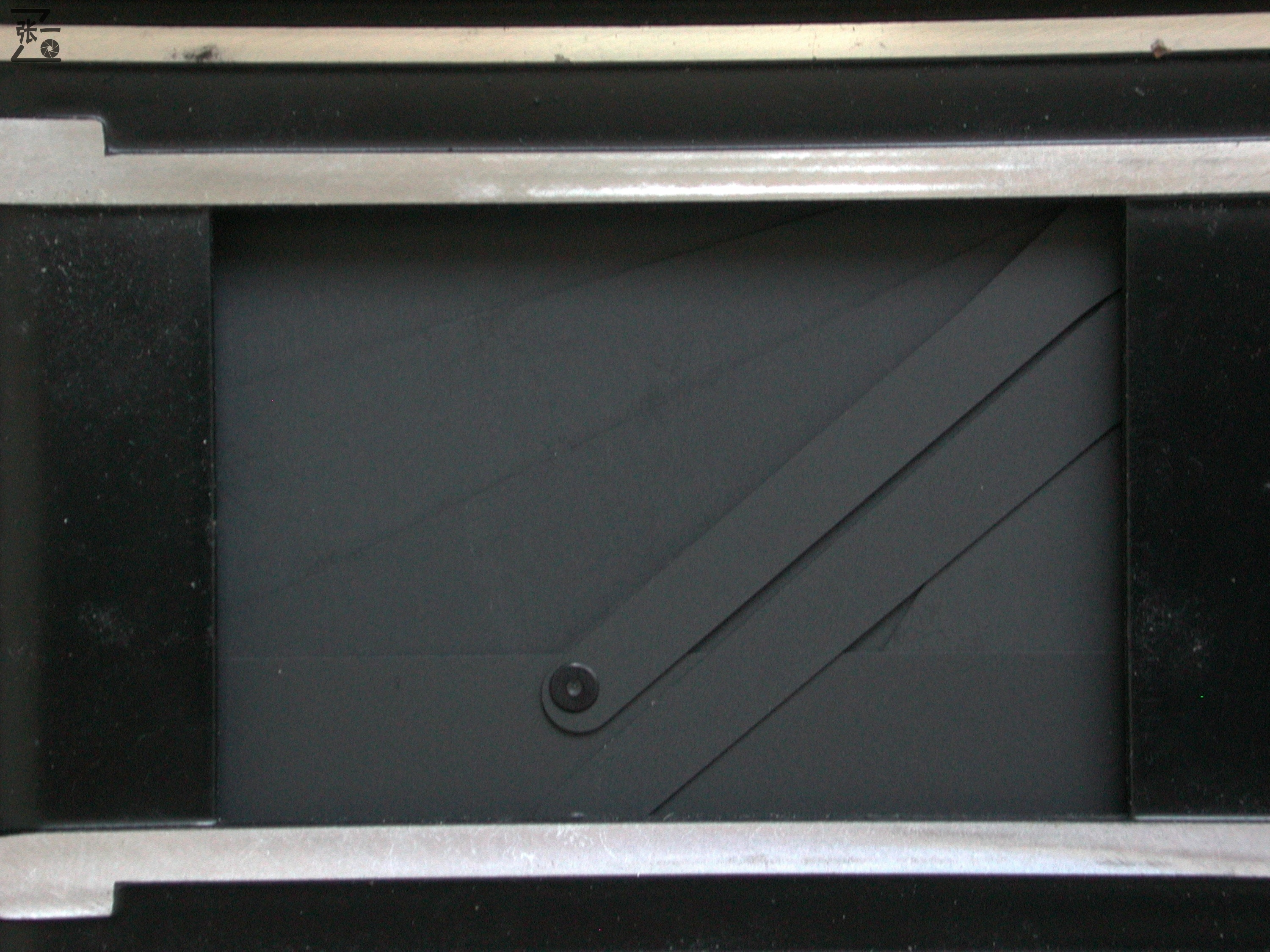 中国哈尔滨照相机厂生产的SEAMADZ2-1单反照相机