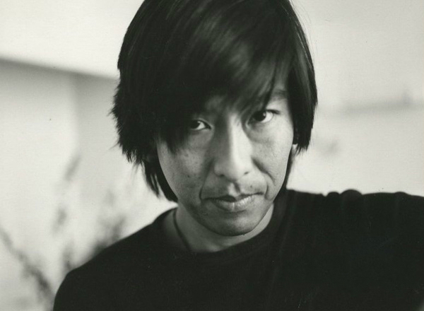 亚历山大麦昆小白鞋彩虹,亚历山大麦昆小白鞋开胶