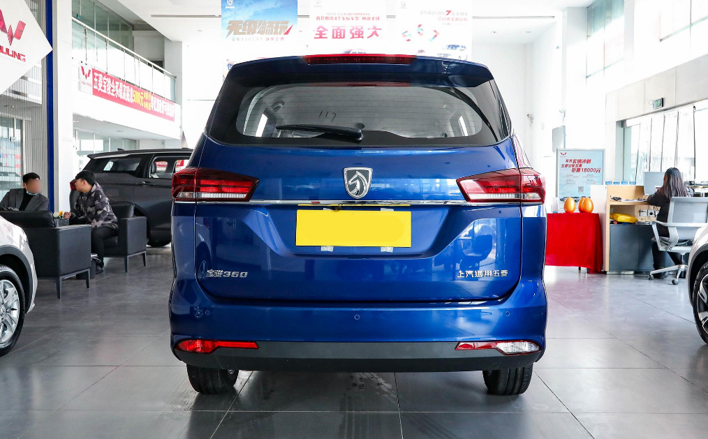 宝骏360六座售价及车型图片,宝骏360cvt六座版