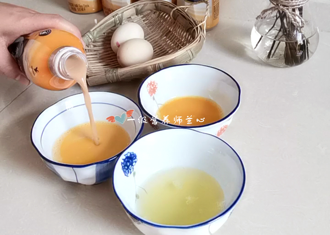 家人不喜欢喝牛奶，我加了个鸡蛋和白凉粉，老公孩子都抢着吃