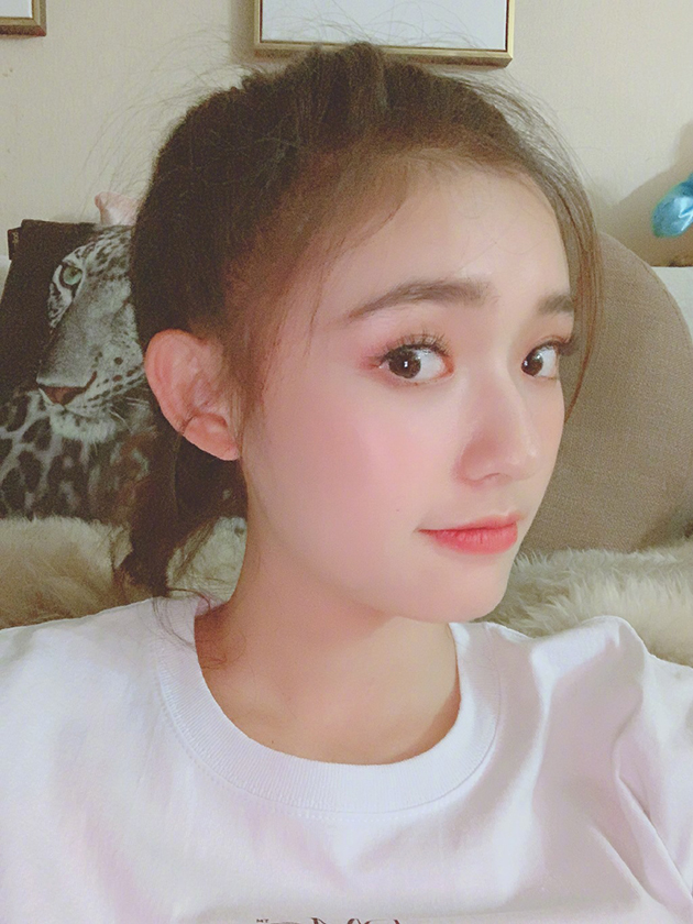 怎么画万圣节眼影教程简单,简单兔子妆容眼影