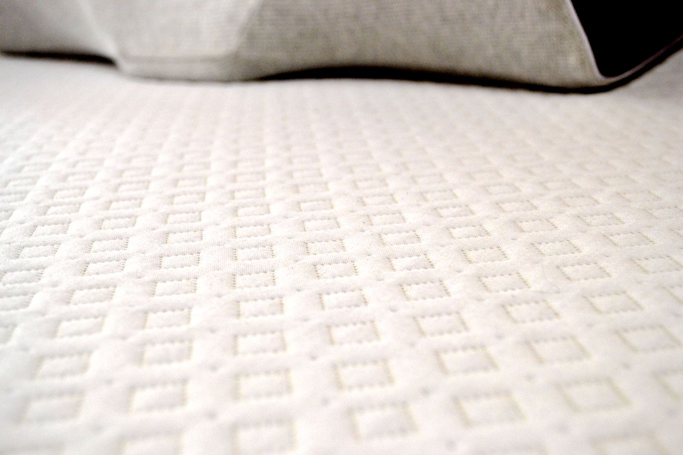 床垫里有玄机,床垫的水很深