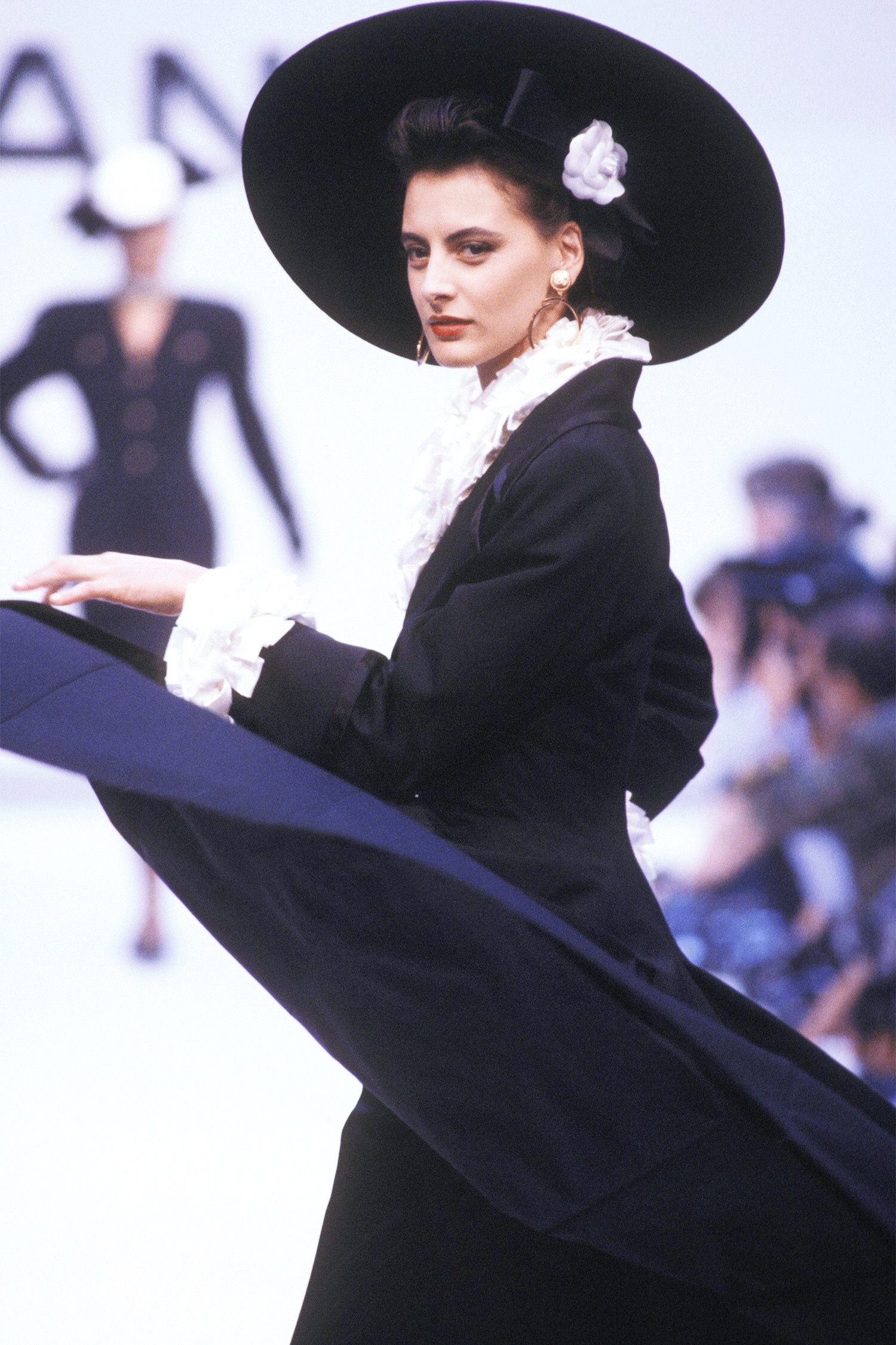 乘风破浪王鸥项链香奈儿,浪姐2王鸥最新一期