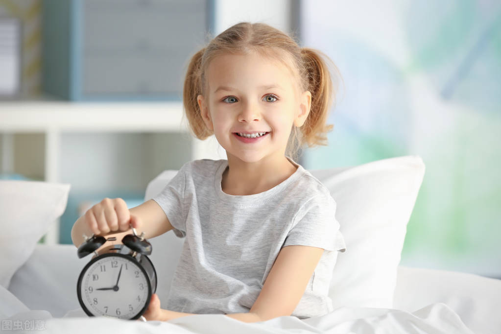 孩子学习拖拉爱磨蹭?别再一直催了,父母需要了解背后的3个原因