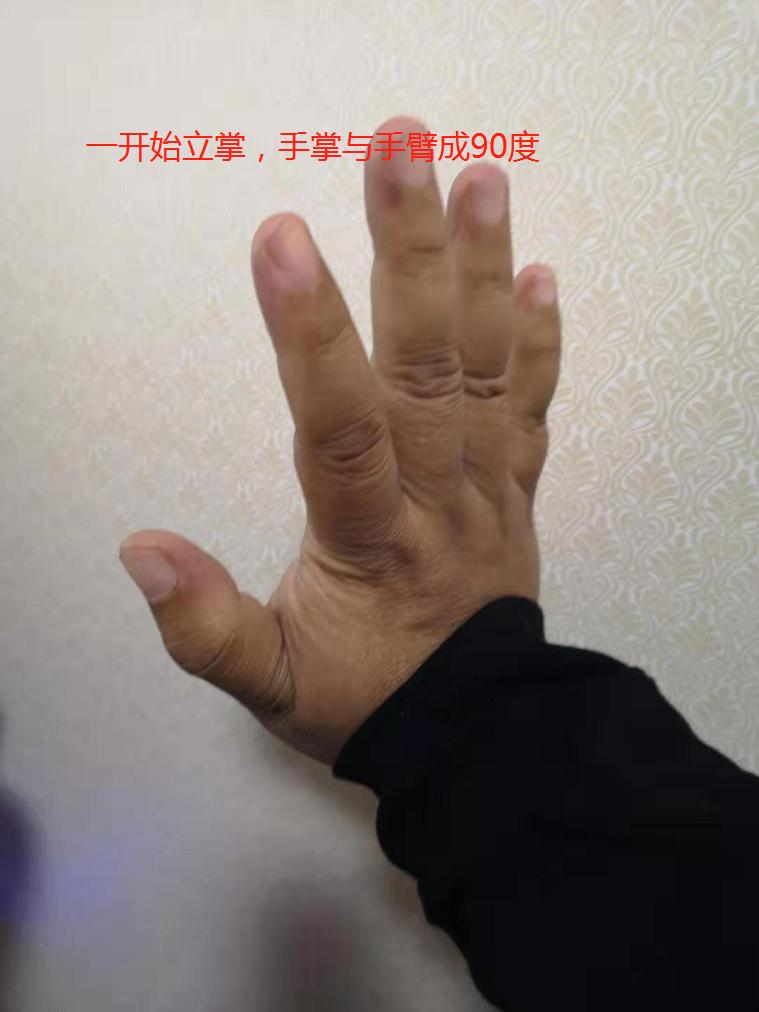 手腕的力量练习，手腕疼痛或者经常扭伤的练起来吧