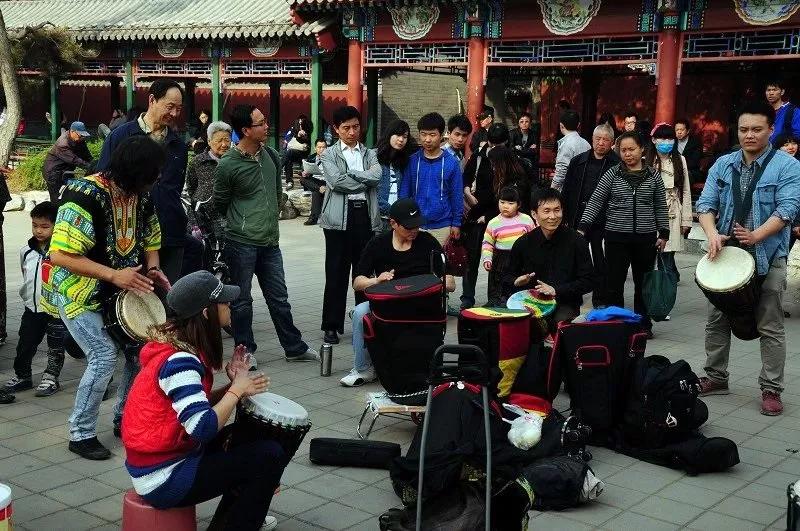“鼓聚”——什剎海边的非洲鼓韵