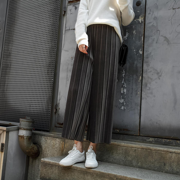 丝绒裤高端大气上档次,白色丝绒垂感宽腿裤