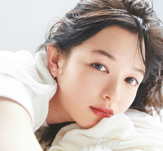 雪莉的眼妆怎么化,雪莉单眼烟熏妆