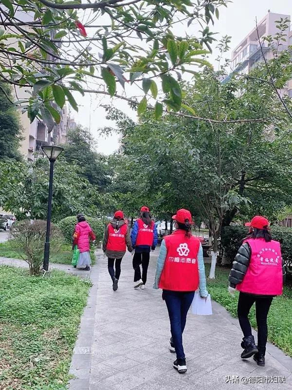 巾帼志愿者撑起抗疫防疫半边天,抗疫志愿者为出征勇士护小家