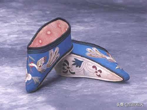 “进门脱鞋”习俗是如何产生、发展、消失以及重现的呢？