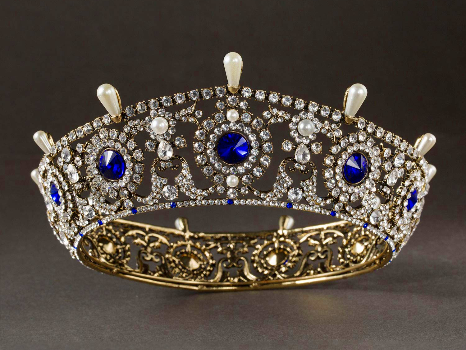 欧洲女性宫廷超大帽子,欧洲中世纪女性头饰