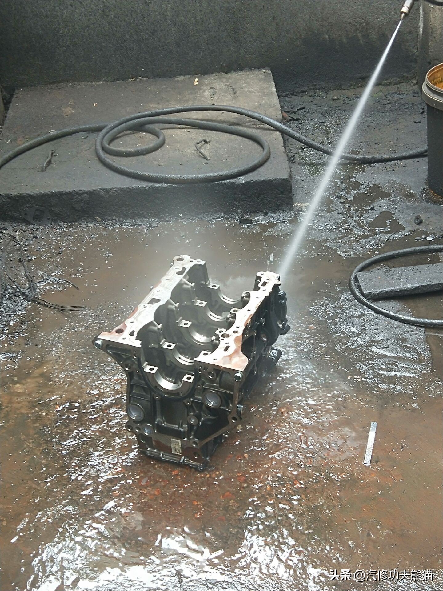 07年奥迪a6轻微烧机油怎么解决,奥迪2007款a6烧机油的原因