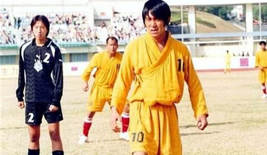 周星驰《少林足球》经典动作,周星驰少林足球的铁头功