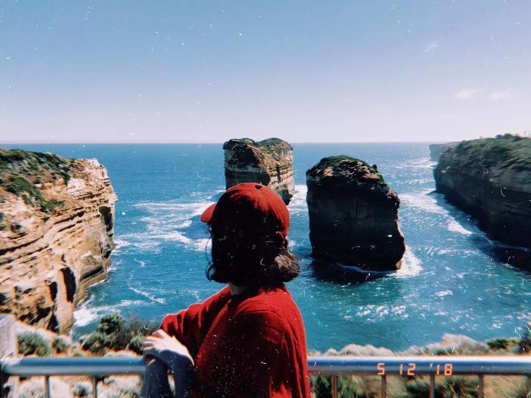 新加坡姑娘用刺绣记录下旅途风景，连Gucci都找她合作！