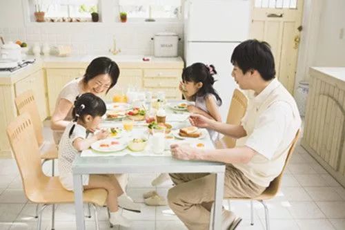 菜不摆三筷不乘五席不乘六,俗语菜不摆三筷不成五席