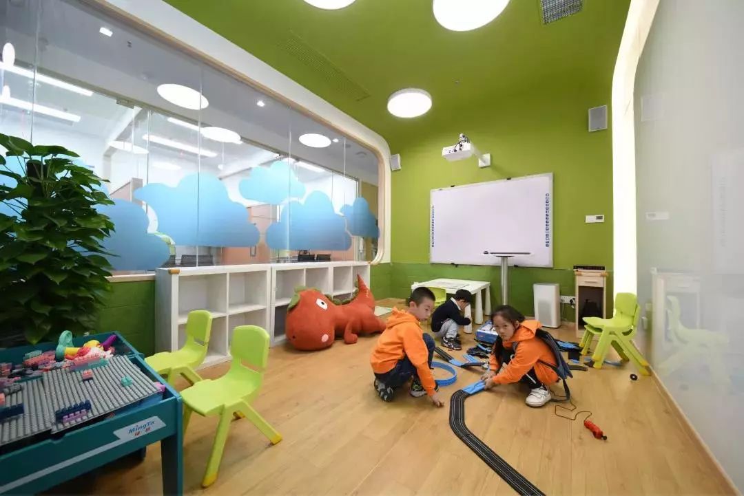 美联青少英语中心在长沙万达金街正式入驻