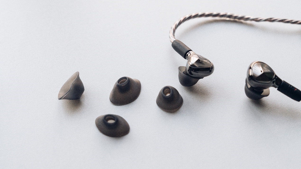 声学艺术品,AstellKernAKT9iE特斯拉动圈耳机听音谈