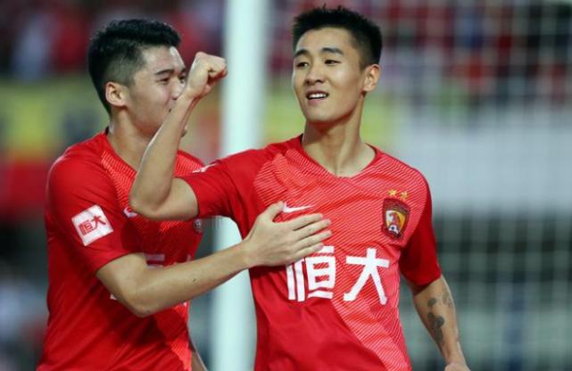 如何学习韦世豪,学习球星传球跑位