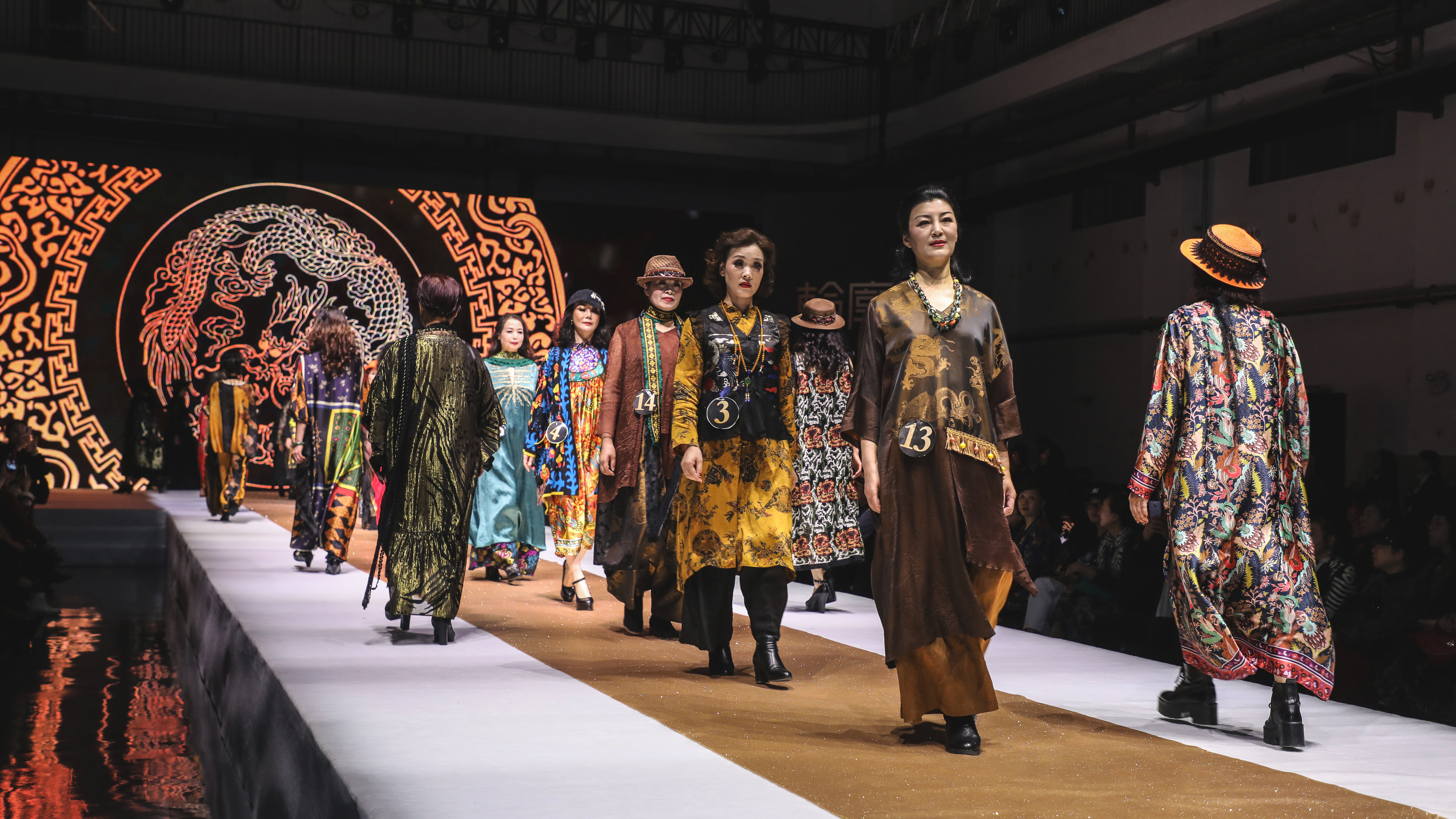 轮廓2021SS中国最美妈妈时装周暨轮廓服饰之星颁奖典礼落幕