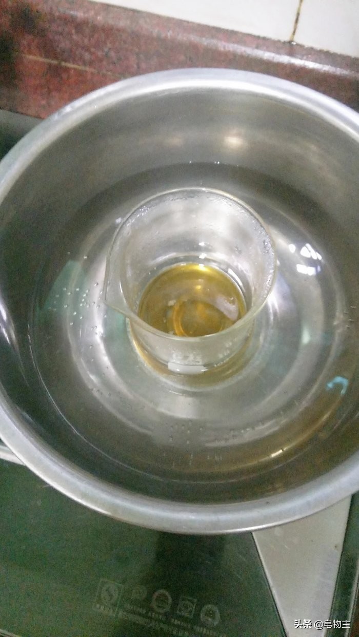 自制薄荷润唇膏简单教程,技能改变生活教程