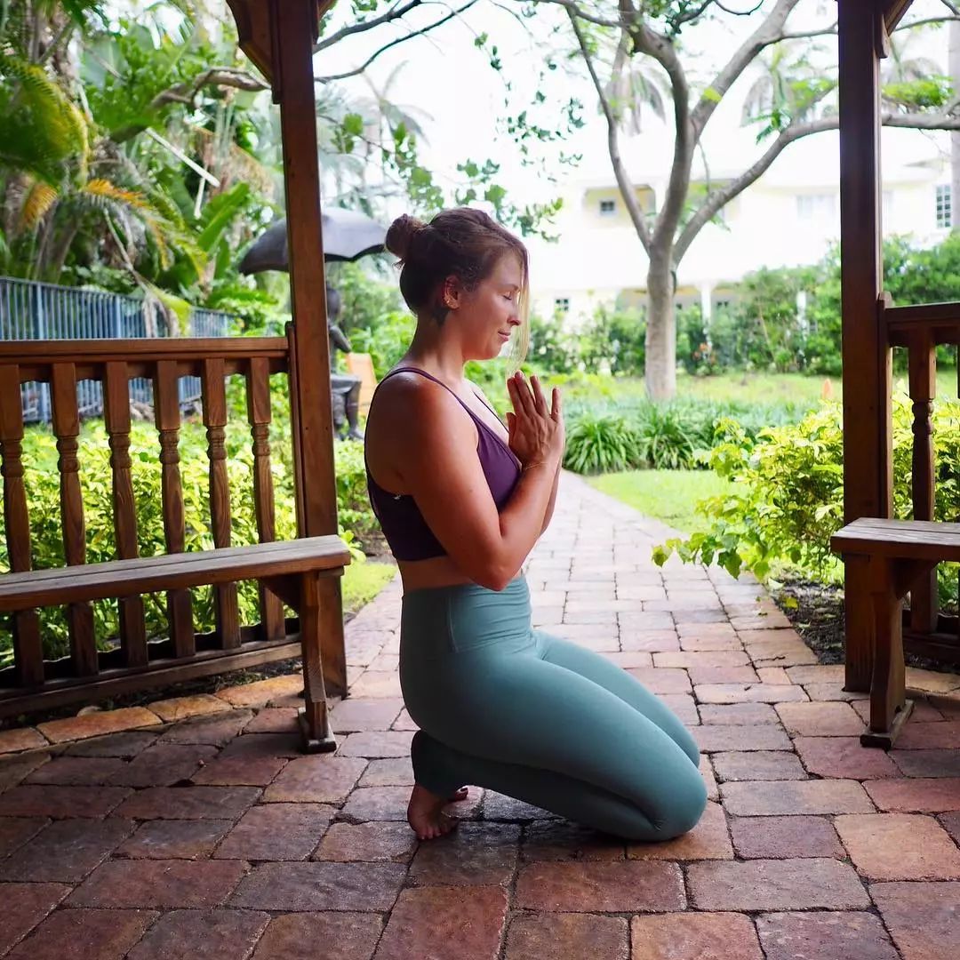 春运旅程太疲累，瑜伽上肢增压灵活关节，拉伸肢体放松全身