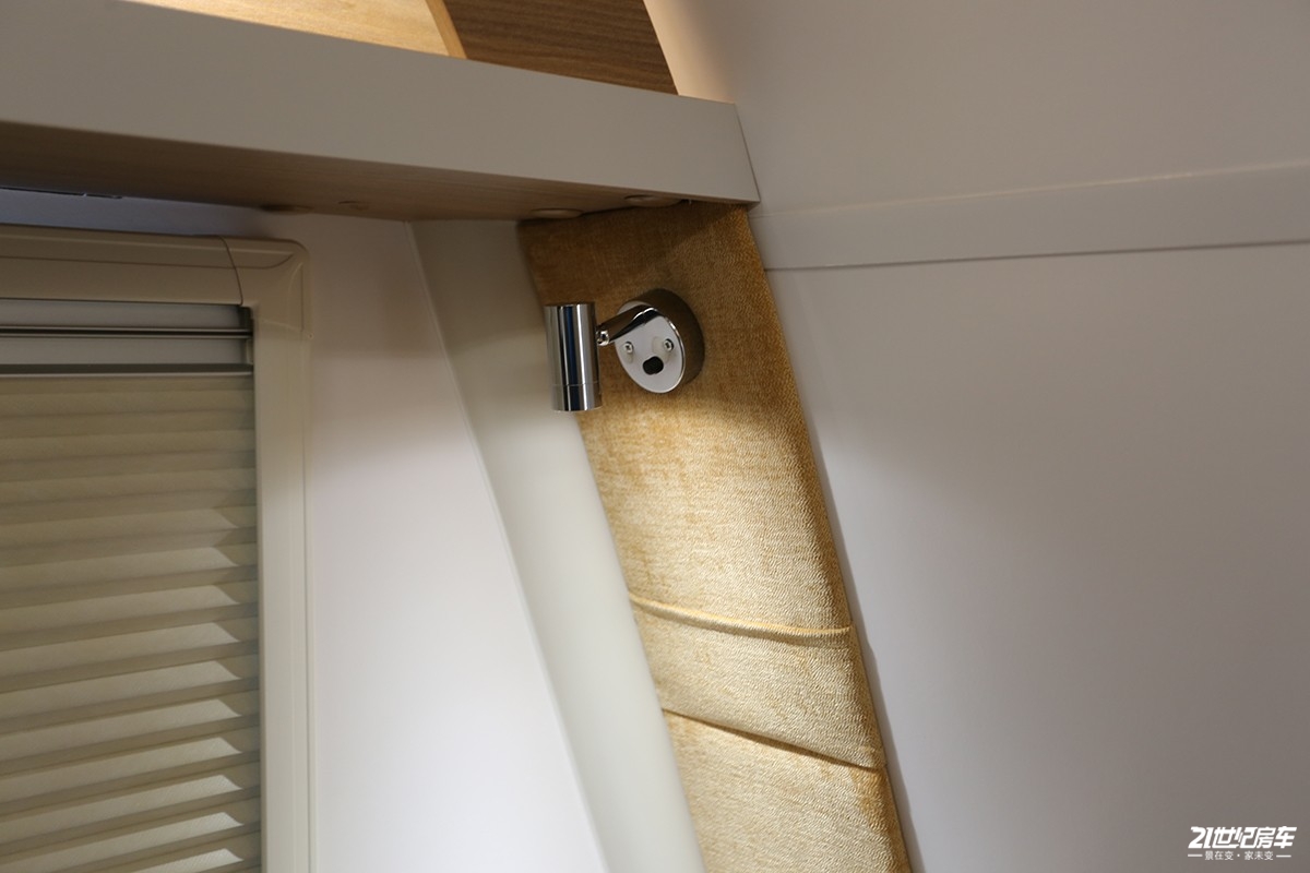 英国百丽d4,发现4拖挂式房车