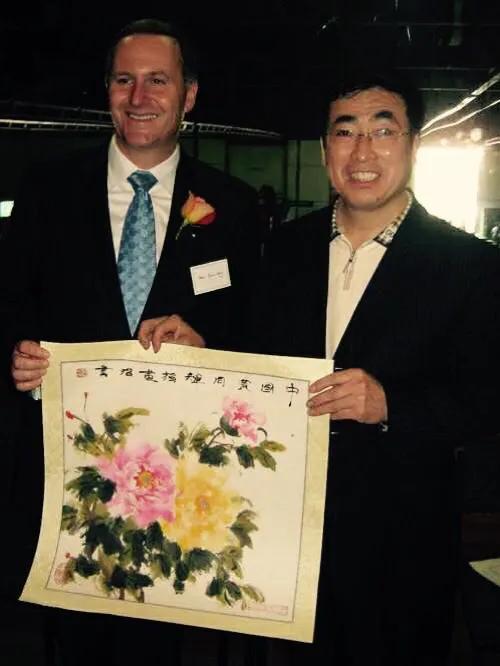 掌上乾坤指间生花世界级艺术家-贾同辉的“指墨”风釆