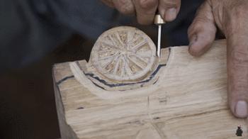 【设计篇】61岁中国大爷火爆外媒!“玩”木头让上亿老外看傻眼!