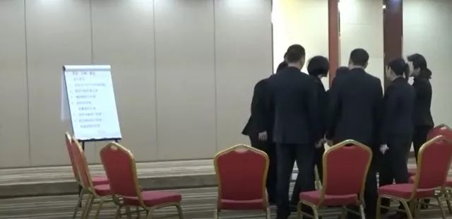 揭隐私扮*女妓**,视频曝光这家商学院*脑洗**现场!