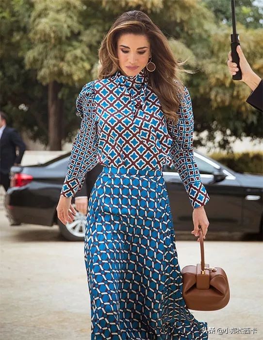 英国第一女友穿$69大衣助攻,鲍里斯大获全胜...|郑尔摩斯周报